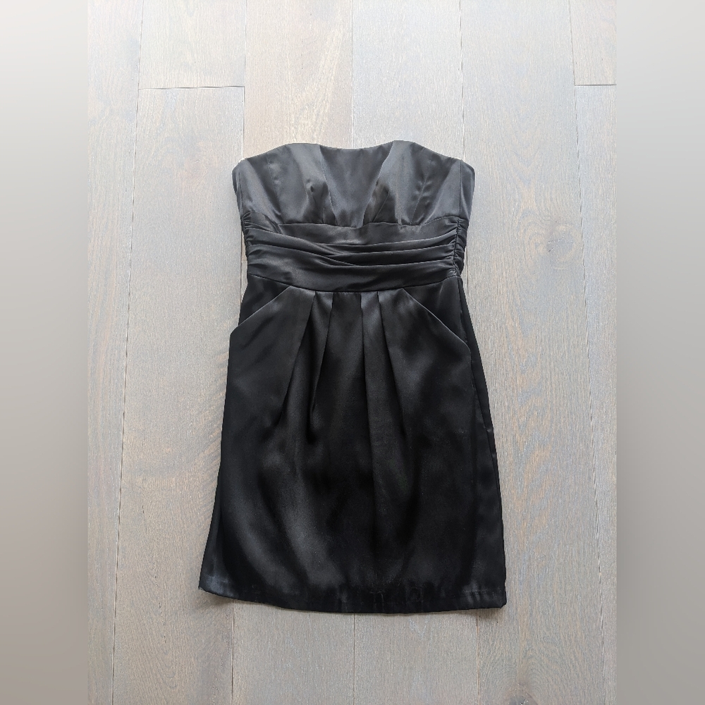 David's Bridal Strapless Black Silky Cocktail Dress Size 4